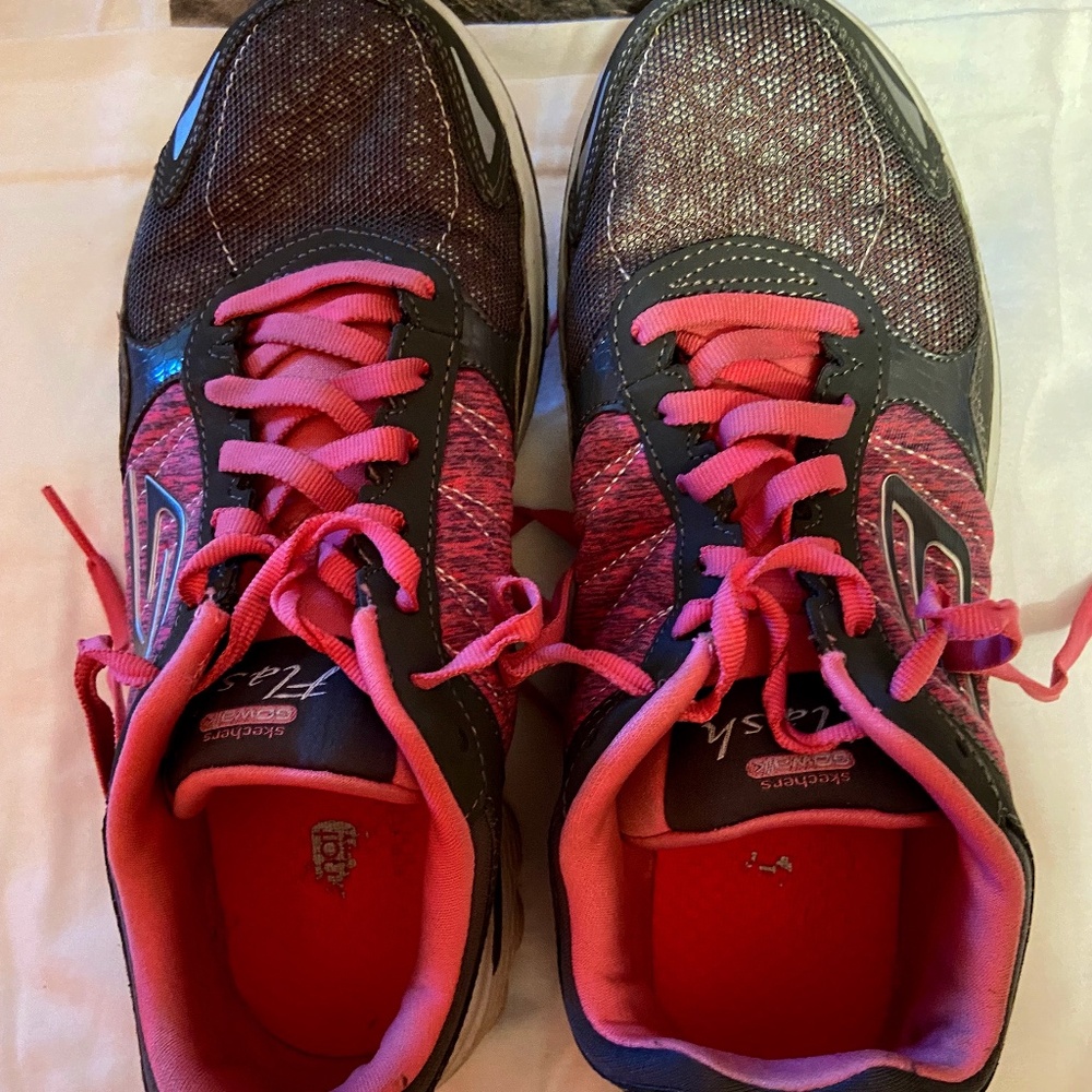 Skechers Go Walk Flash 7.5